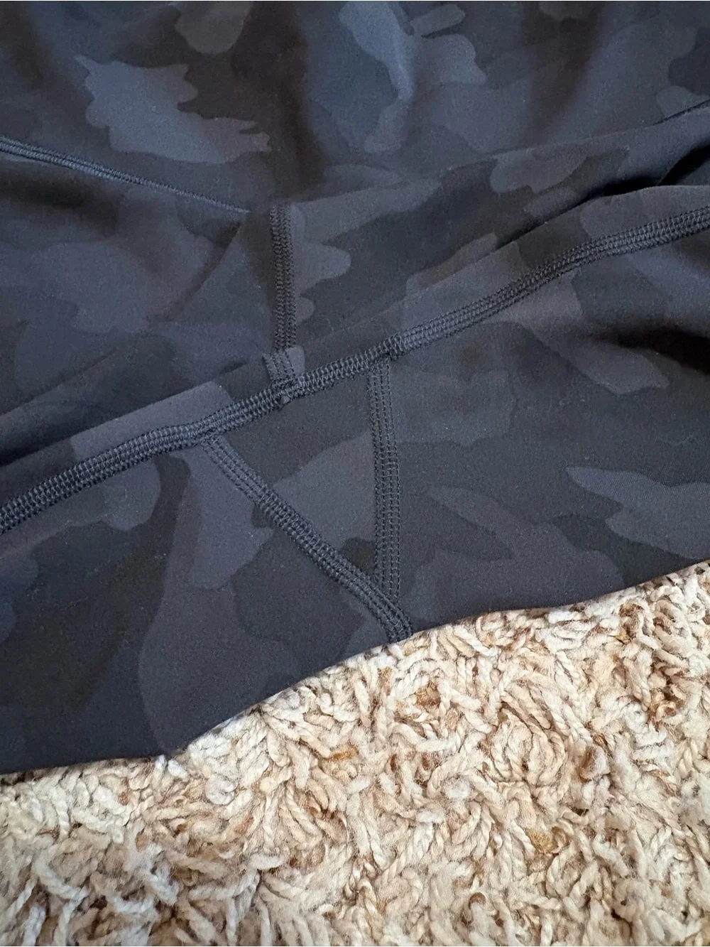 Lululemon Wunder train high rise tight black camo women’s size 8 25”